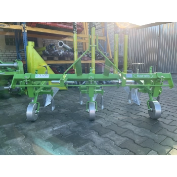 Pielnik-obsypnik NORMA 3-rzędowy BOMET