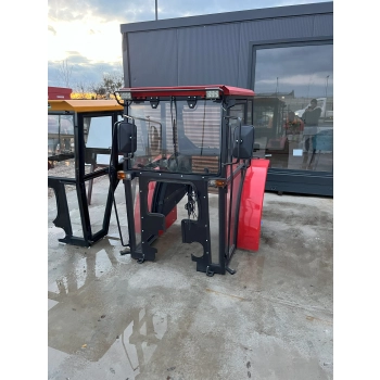 Kabina ciągnikowa MF255 sadownicza - czerwona -