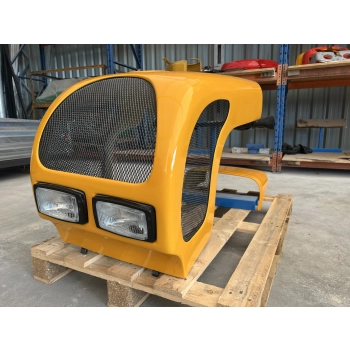 Maska ciągnikowa Ursus C-330 - wersja z lampami wewnątrz atrapy