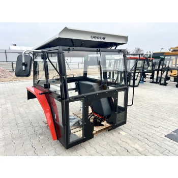 Kabina ciągnikowa Ursus C360 C-360 - z błotnikami - czerwona -