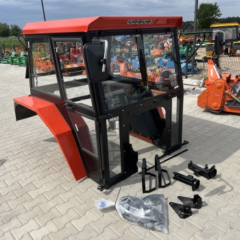 kabina ciągnikowa C360 z błotnikami