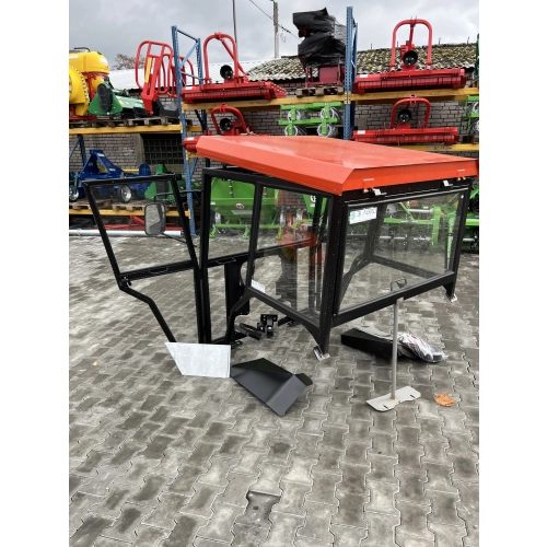 Kabina ciągnikowa Ursus C330 C-330 - CZERWONA - RAL 2002