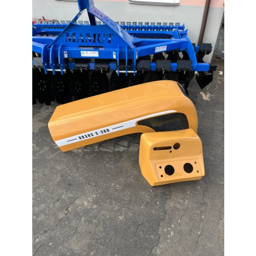 Maska ciągnikowa Ursus C-360 - wersja z lampami wewnątrz atrapy