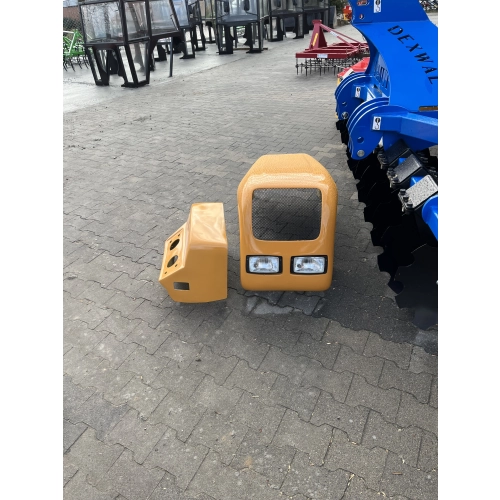 Maska ciągnikowa Ursus C-360 - wersja z lampami wewnątrz atrapy