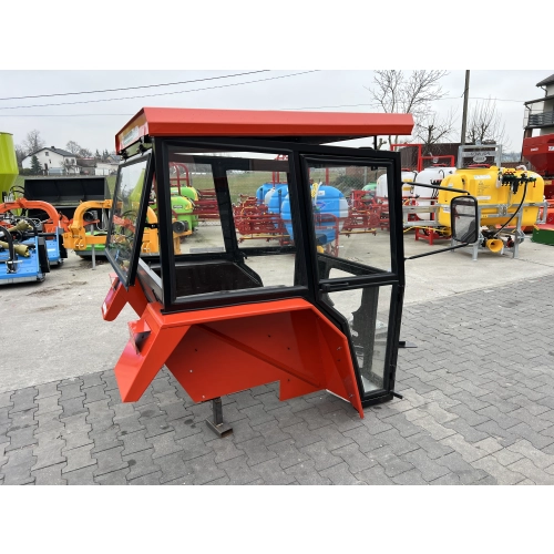 Kabina ciągnikowa Urusus C330 C-330 z błotnikami wersja: TUR  - CZERWONA -