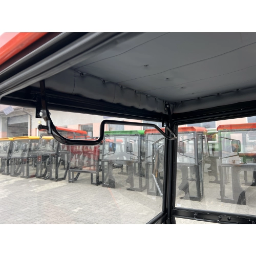 Kabina ciągnikowa Urusus C330 C-330 z błotnikami wersja: TUR  - CZERWONA -