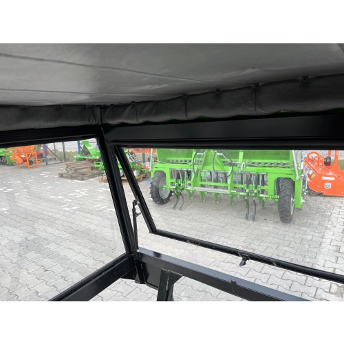 Kabina ciągnikowa Ursus C330 C-330 z błotnikami - CZERWONA - RAL 2002