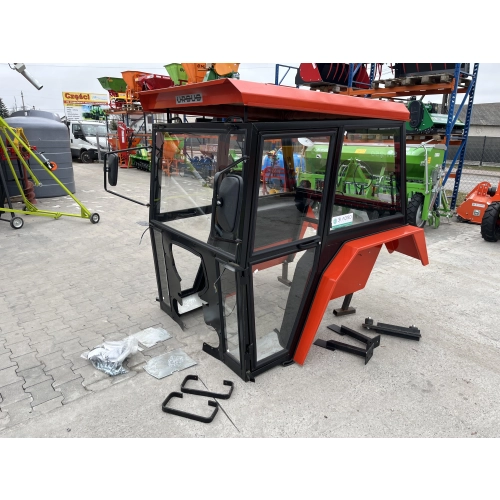 Kabina ciągnikowa Ursus C330 C-330 z błotnikami - CZERWONA - RAL 2002