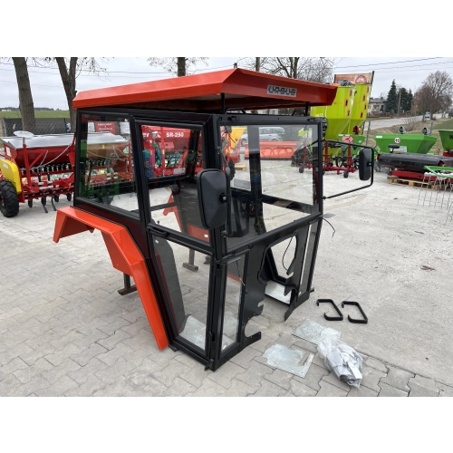 Kabina ciągnikowa Ursus C330 C-330 z błotnikami - CZERWONA - RAL 2002