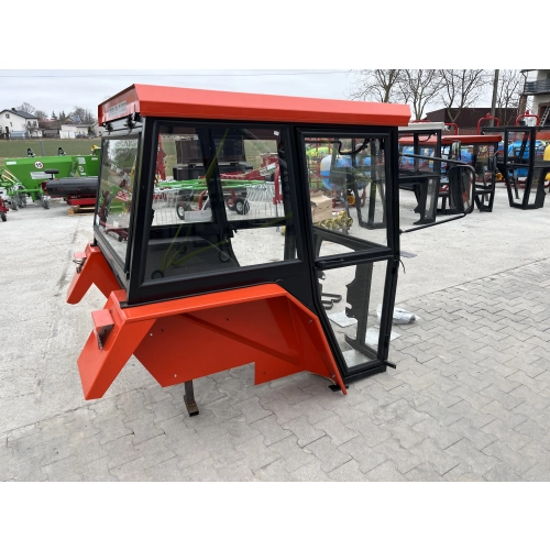 Kabina ciągnikowa Ursus C330 C-330 z błotnikami - CZERWONA - RAL 2002