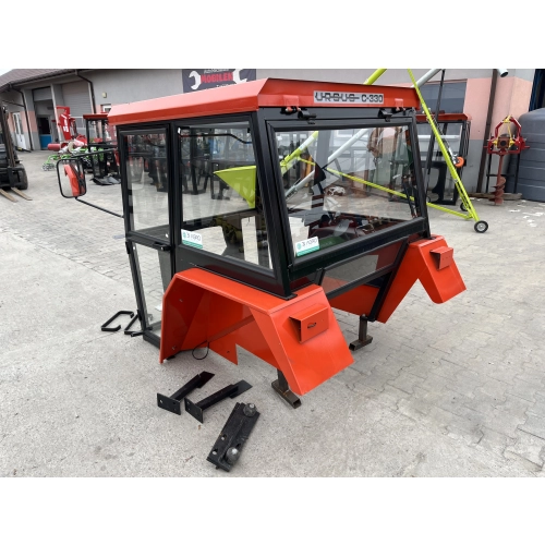 Kabina ciągnikowa Ursus C330 C-330 z błotnikami - CZERWONA - RAL 2002