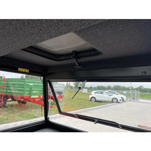 Kabina ciągnikowa Ursus C360 C-360 BTW poliwęglan - z błotnikami - czerwona -