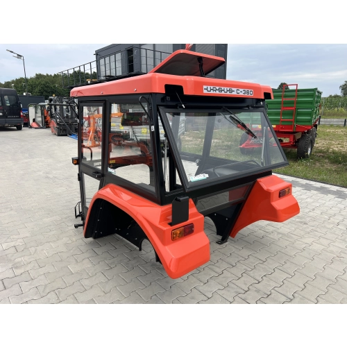 Kabina ciągnikowa Ursus C360 C-360 BTW poliwęglan - z błotnikami - czerwona -