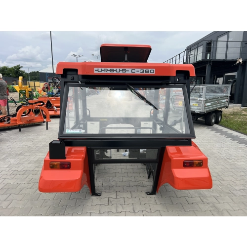 Kabina ciągnikowa Ursus C360 C-360 BTW poliwęglan - z błotnikami - czerwona -