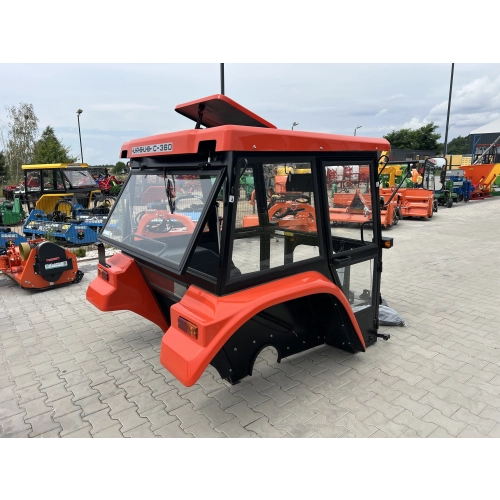 Kabina ciągnikowa Ursus C360 C-360 BTW poliwęglan - z błotnikami - czerwona -