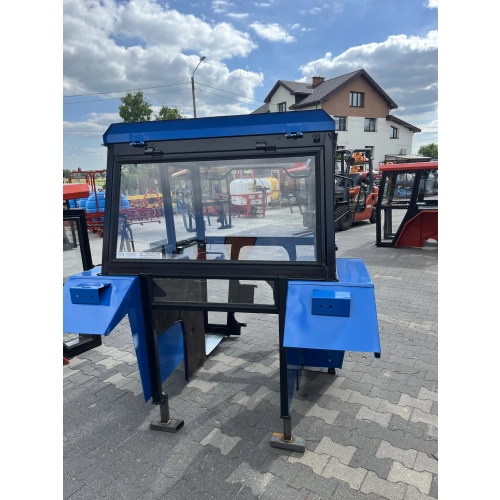 Kabina ciągnikowa Ursus 3512 / Massey Ferguson 255 – niebieska