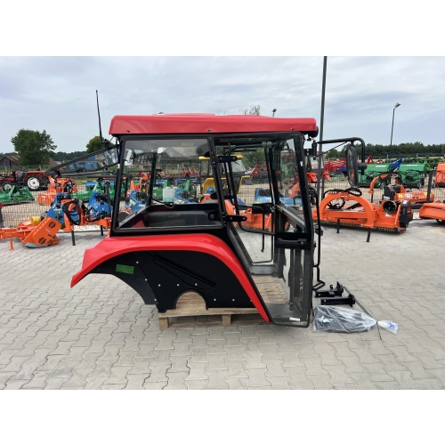 Kabina ciągnikowa Ursus C360 C-360 BTWX poliwęglan - z błotnikami - czerwona -