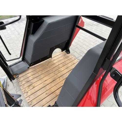 Kabina ciągnikowa Ursus C360 C-360 BTWX poliwęglan - z błotnikami - czerwona -