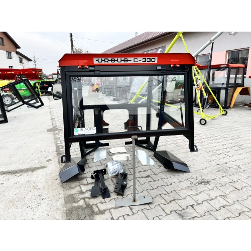 Kabina ciągnikowa Ursus C330 C-330 - CZERWONA - RAL 2002