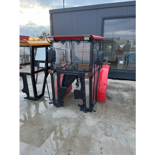 Kabina ciągnikowa MF255 sadownicza - czerwona -
