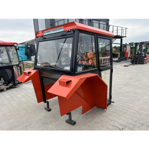 Kabina ciągnikowa Ursus 2812 / Massey Ferguson 235 – czerwona