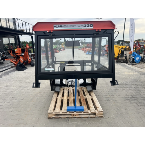 Kabina ciągnikowa Ursus C330 C-330 - CZERWONA -