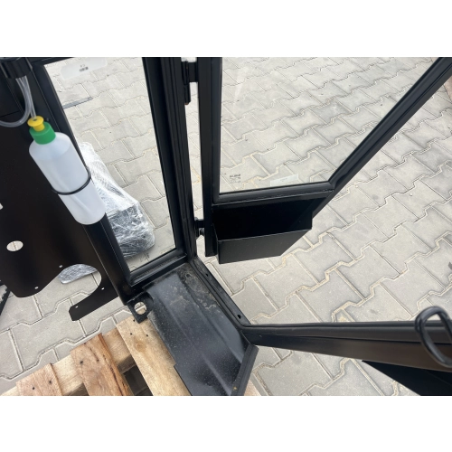 Kabina ciągnikowa Ursus C330 C-330 - CZERWONA -