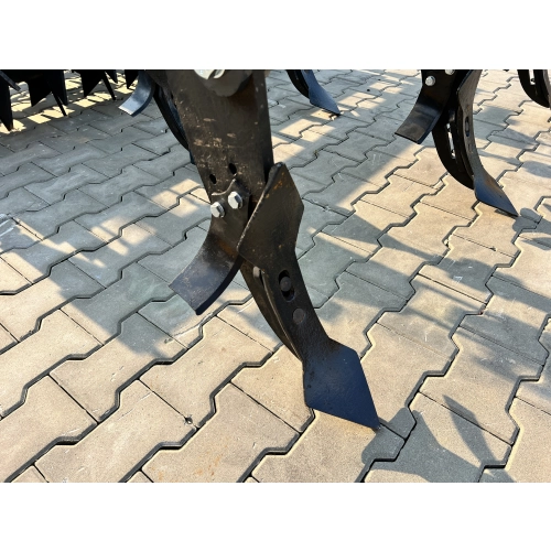 Pług dłutowy bezorkowy CENTAUR 2.5m