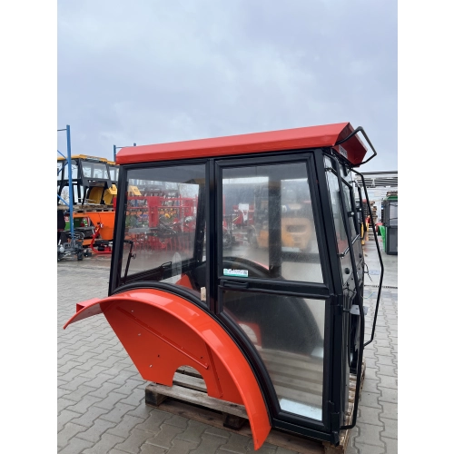 Kabina ciągnikowa ogrodnicza sadownicza z błotnikami Ursus C360 Szymczak