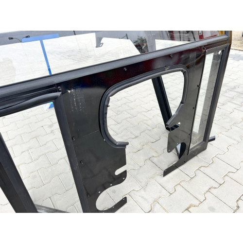 Kabina ciągnikowa Ursus C330 C-330 - BIAŁA -