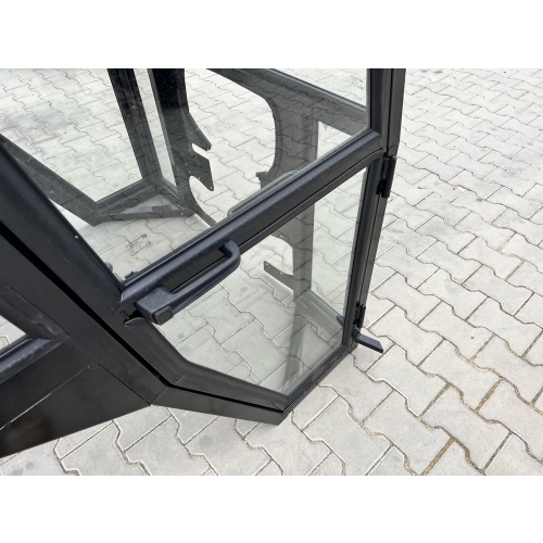 Kabina ciągnikowa Ursus C330 C-330 - BIAŁA -