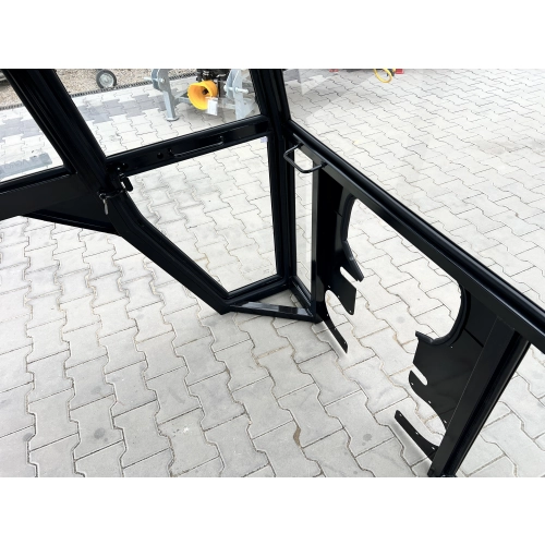 Kabina ciągnikowa Ursus C330 C-330 - BIAŁA -