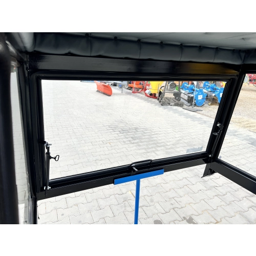 Kabina ciągnikowa Ursus C330 C-330 - BIAŁA -