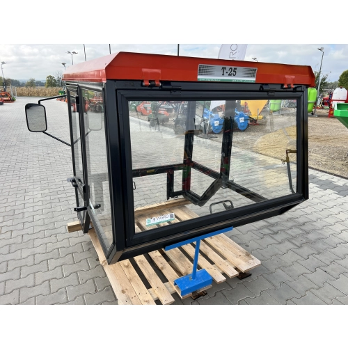 Kabina ciągnikowa T-25 Ruski - nowy typ - CZERWONA -