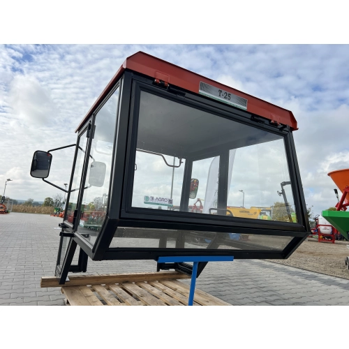 Kabina ciągnikowa T-25 Ruski - nowy typ - CZERWONA -