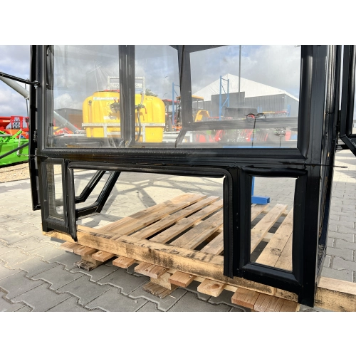 Kabina ciągnikowa T-25 Ruski - nowy typ - CZERWONA -