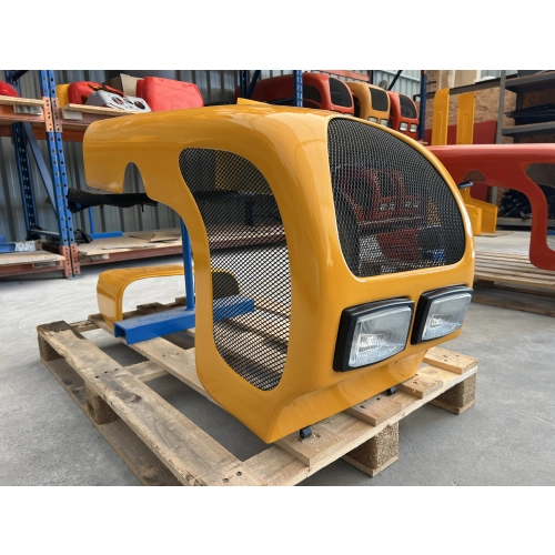 Maska ciągnikowa Ursus C-330 - wersja z lampami wewnątrz atrapy