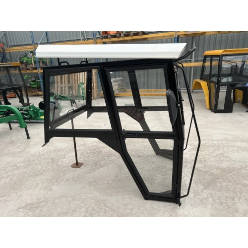 Kabina ciągnikowa Ursus C330 Sadownicza- dach otwierany od tyłu