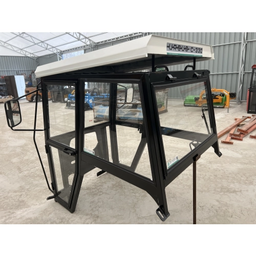 Kabina ciągnikowa Ursus C330 Sadownicza- dach otwierany od tyłu