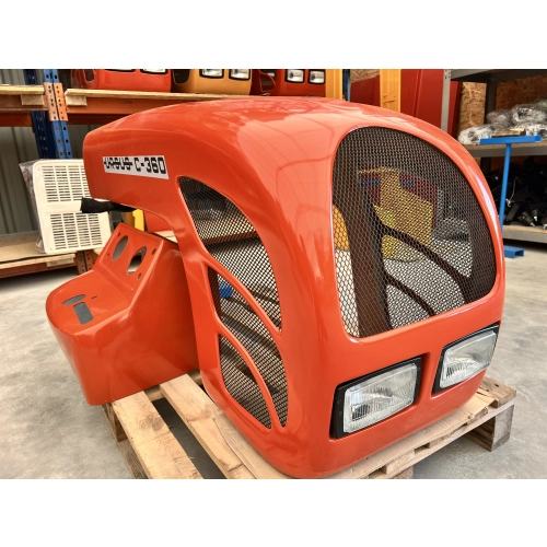 Maska ciągnikowa Ursus C-360 - wersja z lampami wewnątrz atrapy