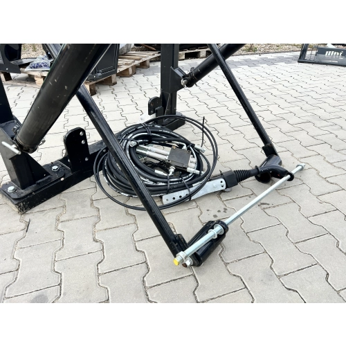 Ładowacz czołowy AM-30E 650kg 3-sekcyjny Euro-ramka T-25 Ruski + JOYSTICK