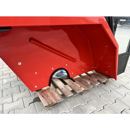 Kabina ciągnikowa Ursus C360 C-360 - z błotnikami - czerwona -