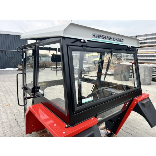 Kabina ciągnikowa Ursus C360 C-360 - z błotnikami - czerwona -
