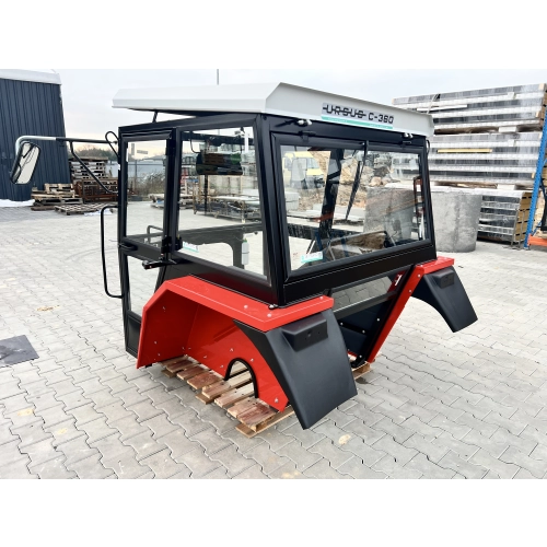 Kabina ciągnikowa Ursus C360 C-360 - z błotnikami - czerwona -