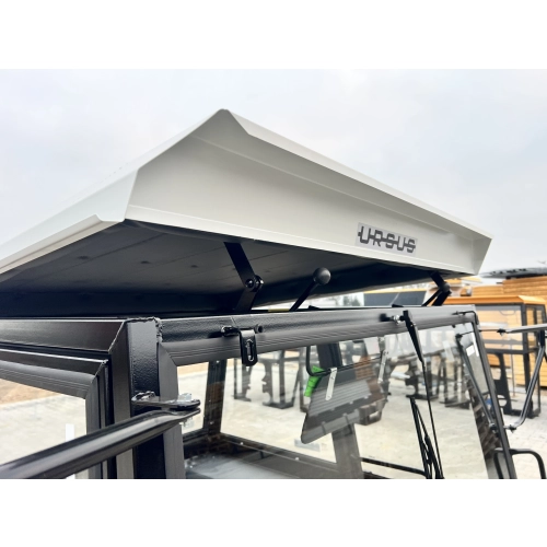 Kabina ciągnikowa Ursus C360 C-360 - z błotnikami - czerwona -