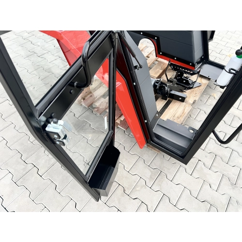 Kabina ciągnikowa Ursus C360 C-360 - z błotnikami - czerwona -