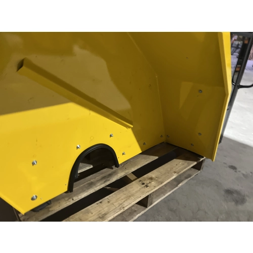 Kabina ciągnikowa Ursus C360 C-360 z błotnikami - ŻÓŁTA - biały dach