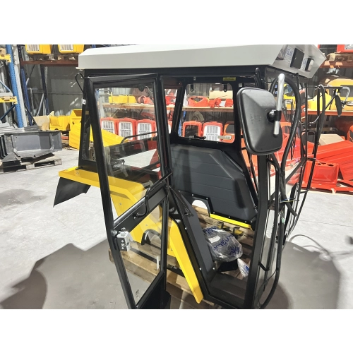 Kabina ciągnikowa Ursus C360 C-360 z błotnikami - ŻÓŁTA - biały dach