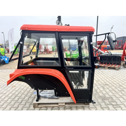 Kabina ciągnikowa Ursus C330 C-330 BTW poliwęglan z błotnikami - czerwona -