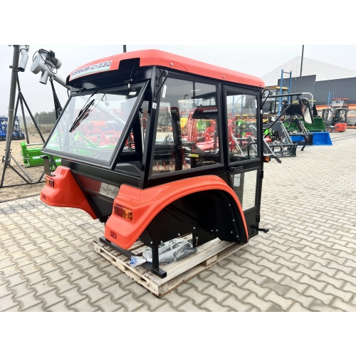 Kabina ciągnikowa Ursus C330 C-330 BTW poliwęglan z błotnikami - czerwona -